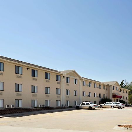 Super 8 By Wyndham Lincoln North Otel Dış mekan fotoğraf