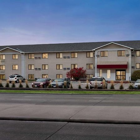 Super 8 By Wyndham Lincoln North Otel Dış mekan fotoğraf
