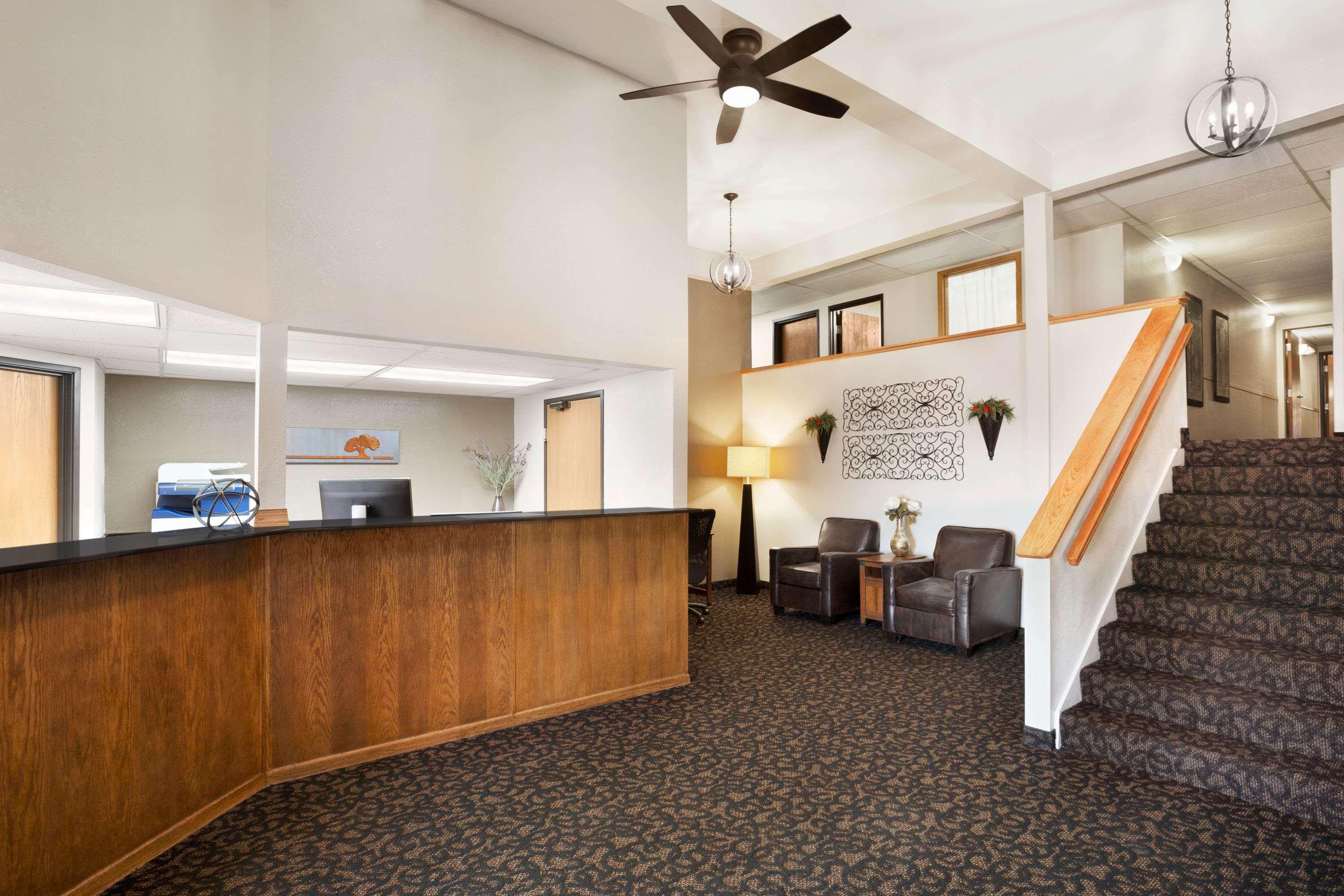 Super 8 By Wyndham Lincoln North Otel Dış mekan fotoğraf