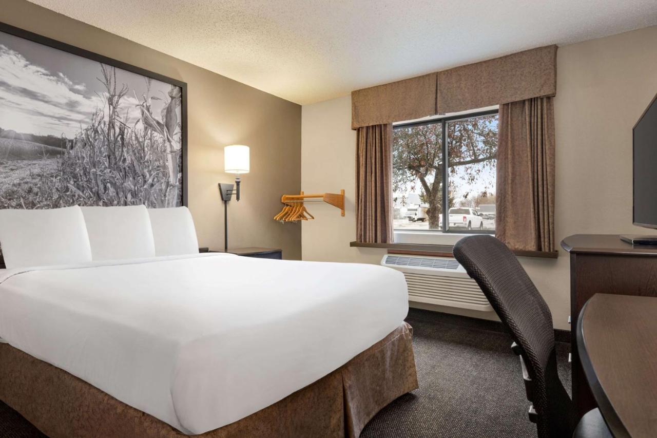 Super 8 By Wyndham Lincoln North Otel Dış mekan fotoğraf