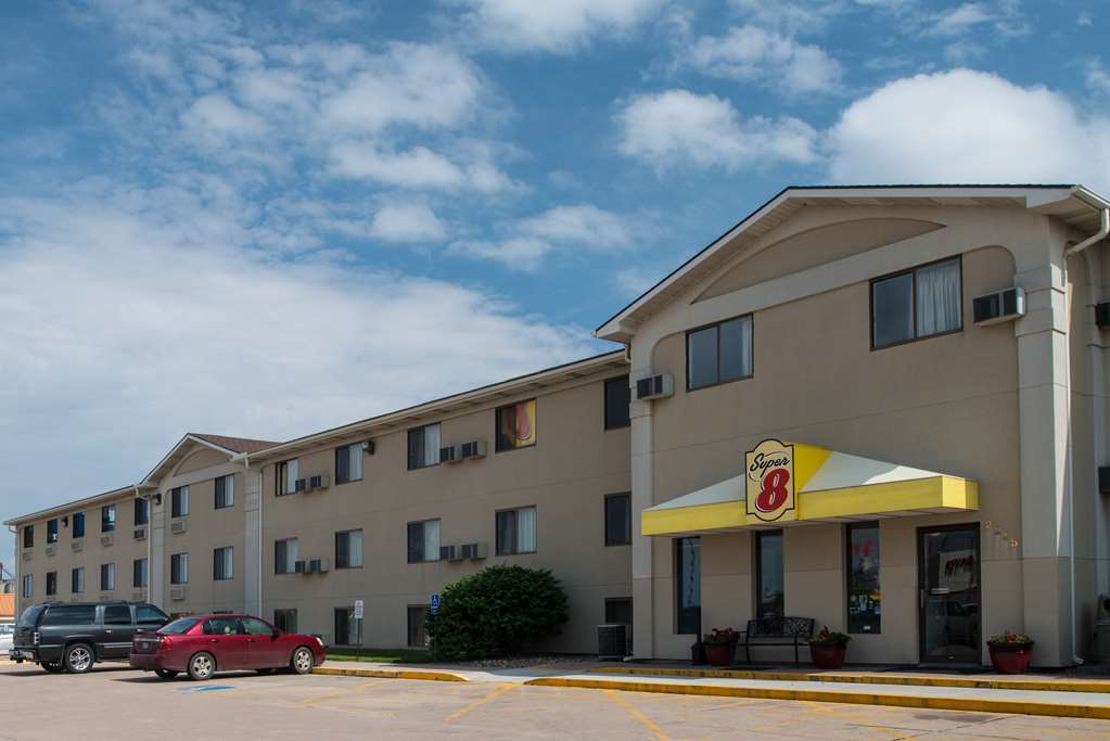 Super 8 By Wyndham Lincoln North Otel Dış mekan fotoğraf