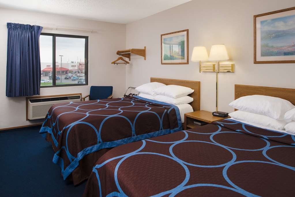 Super 8 By Wyndham Lincoln North Otel Oda fotoğraf